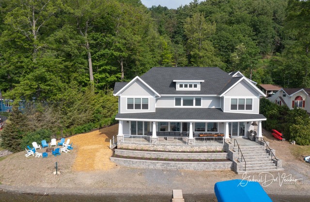 Newly Constructed Luxury Home On 150' Natural Beach With Dock And Hot Tub!