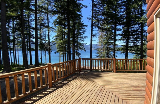 NEWLY OPEN LABOR DAY WKND - beachside 2 night min that wknd. Best value & view