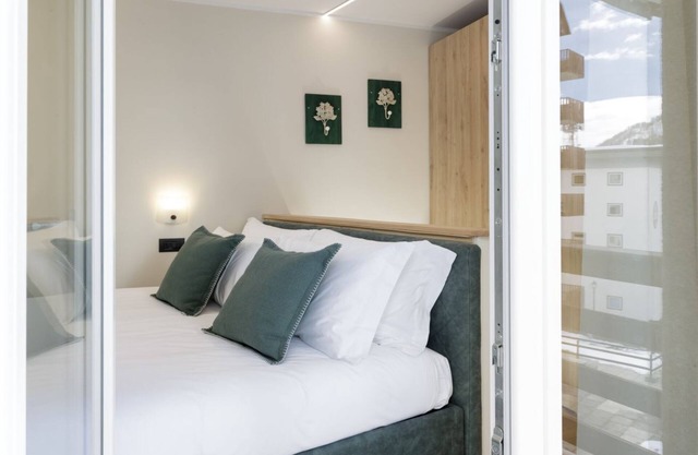 Newly refurbished apartment located in the Breuil-Cervinia's pedestrian area