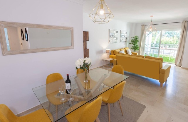 NEWLY REFURBISHED APT IN THE HEART OF PUERTO BANÚS
