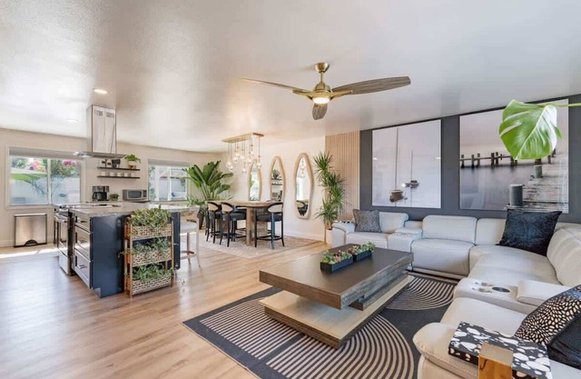 NEWLY REMODELED AND FURNISHED! Keim Villa 8 rooms, 15 beds Old Town Scottsdale