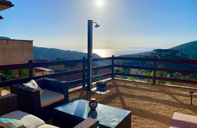 Newly remodeled beach house with breathtaking views of the sea- close to beaches