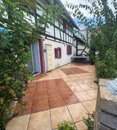 Newly renovated 2 bedroom apartment