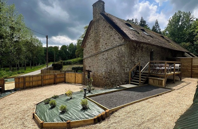 Newly renovated country apartment on the banks of the couesnon river