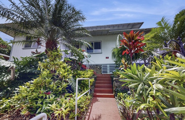 Newly renovated guest house with lush landscaping & gazebo