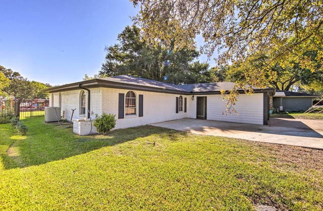 Newly Renovated Home on Cedar Creek Lake!