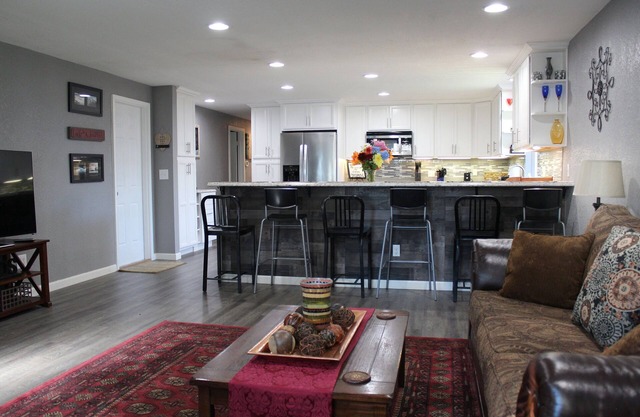 Newly renovated house in Olympia. Great for families.