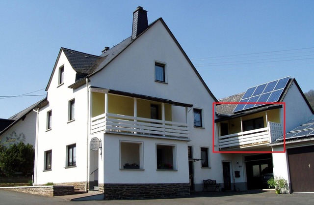 Newly renovated (in 2020) vacation apartment, 4 p., with a great view of the Moselle valley