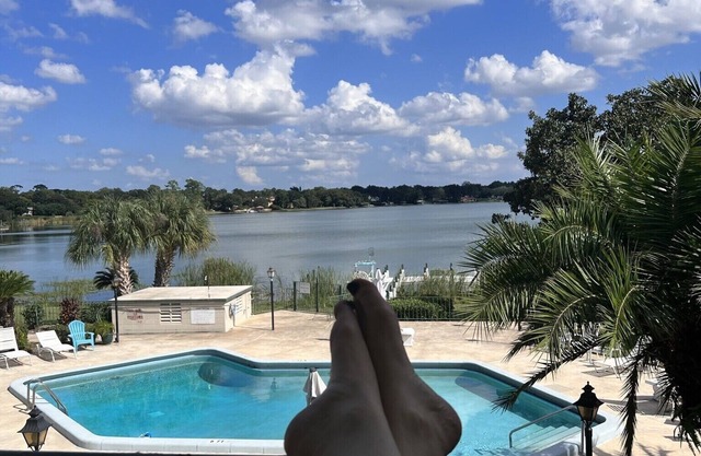 Newly renovated Lakefront condo w. Pool . Centrally located and walkable!