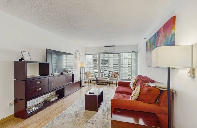 Newmark condo near attractions with heated pool, hot tub, & fitness room
