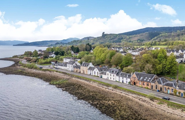 NEWTON HALL, pet friendly, character holiday cottage in Inveraray