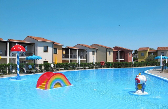 Nice apartment for 6 guests with A/C, WIFI, pool, TV and terrace