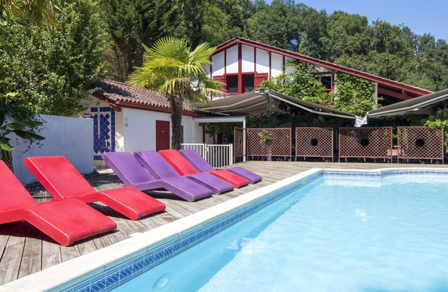 Nice apartment for 6 guests with pool, WIFI, TV, terrace and pets allowed