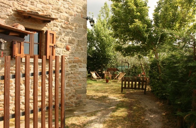 Nice apartment for 4 guests with TV, close to Cortona