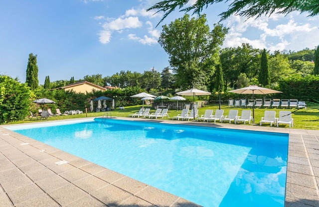 Nice apartment for 29 people with WIFI, private pool, TV, patio, pets allowed and panoramic view