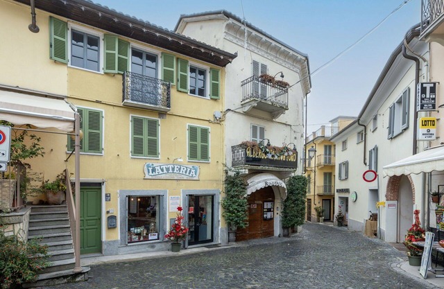 Nice apartment for 4 guests with WIFI, A/C, TV, balcony and pets allowed