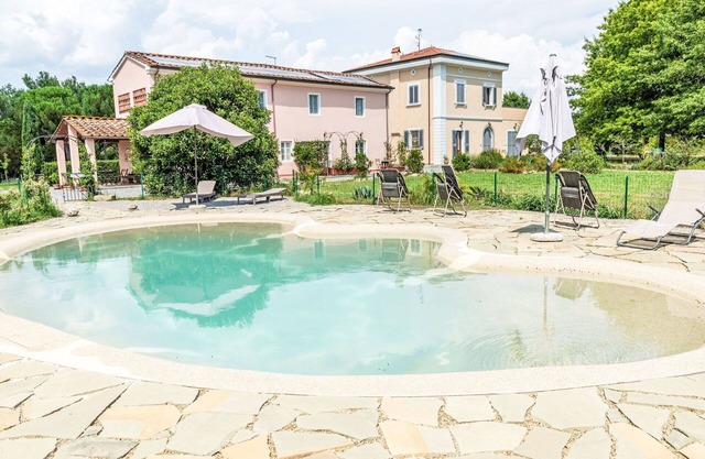 Nice apartment for 4 people with pool, WIFI, A/C, patio and pets allowed