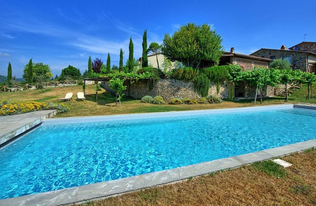 Nice apartment for 4 people with WIFI, pool, TV, panoramic view and parking