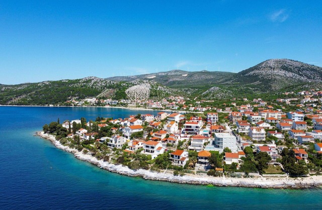 Nice apartment for 4 people with pool, WIFI, A/C, TV and balcony