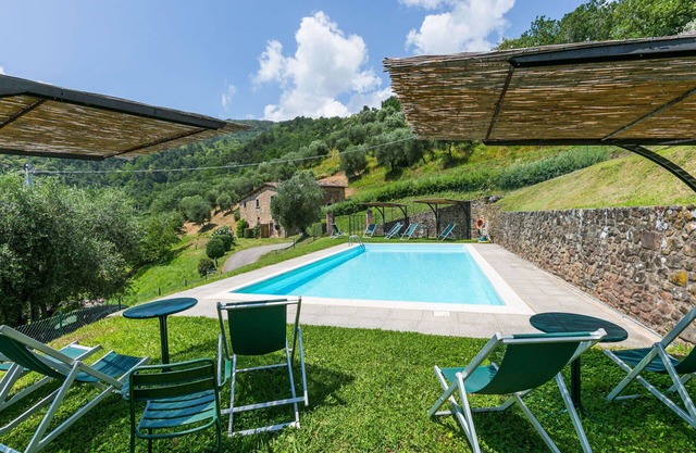 Nice apartment for 6 guests with pool, WIFI, TV, patio and pets allowed
