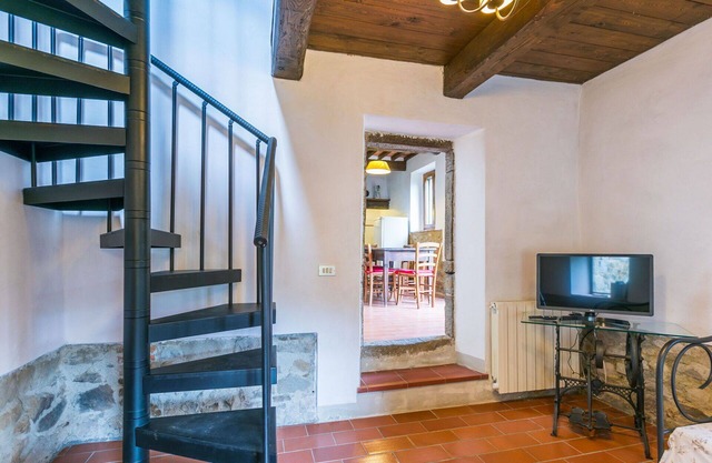 Nice apartment for 6 guests with pool, WIFI, TV, patio and pets allowed