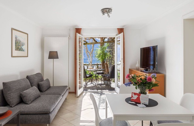 Nice apartment for 4 guests with WIFI, TV, patio, pets allowed and panoramic view