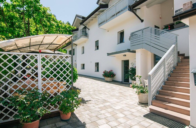 Nice apartment for 4 people with WIFI, TV, patio and pets allowed