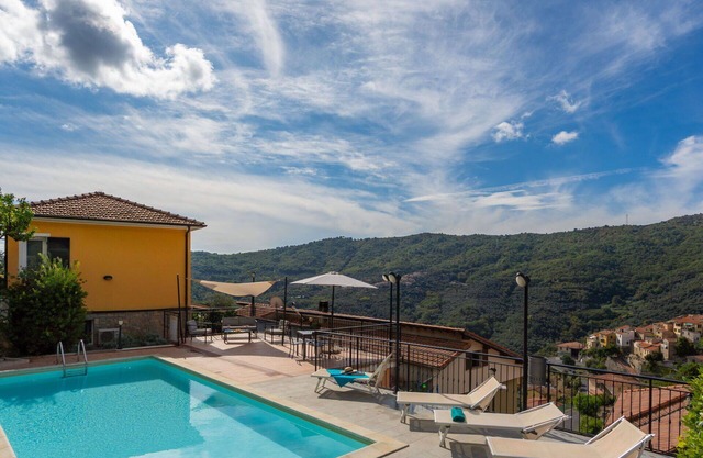 Nice apartment for 6 people with WIFI, pool, TV, patio and panoramic view