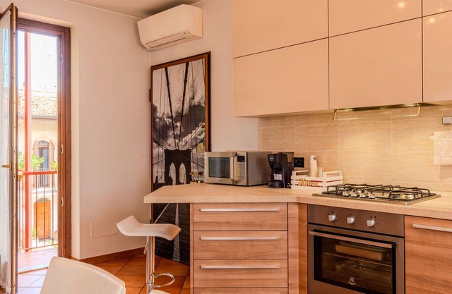 Nice apartment for 4 people with A/C, WIFI, TV and balcony