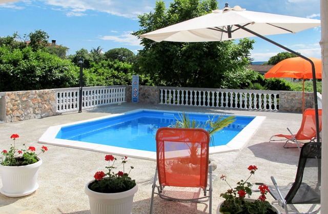 Nice apartment for 6 people with A/C, pool, WIFI, TV and terrace