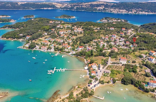Nice apartment in Supetarska Draga
