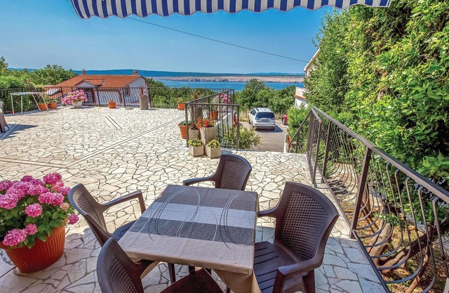 Nice apartment in Jadranovo