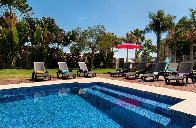 Nice apartment in villa for 8 guests with private pool, WIFI, TV and patio