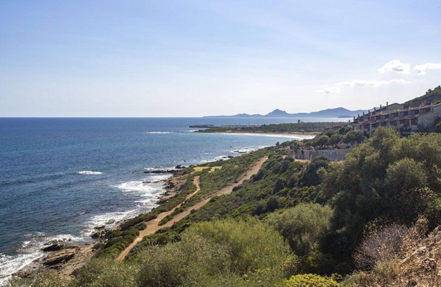 Nice apartment in villa for 6 guests with A/C