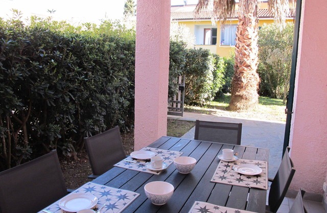 Nice apartment in villa for 5 guests with WIFI, TV, terrace and pets allowed, close to La Spezia