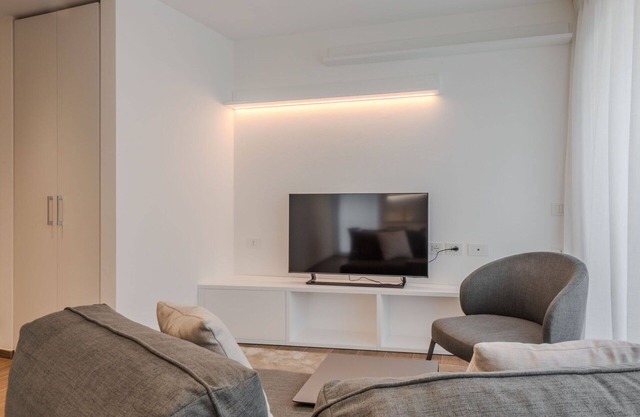 Nice apartment in villa for 6 guests with WIFI, TV and balcony