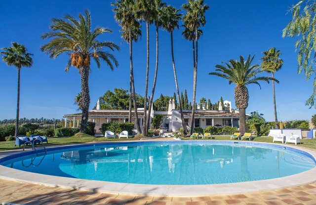Nice apartment in villa for 4 guests with pool, WIFI, TV and terrace