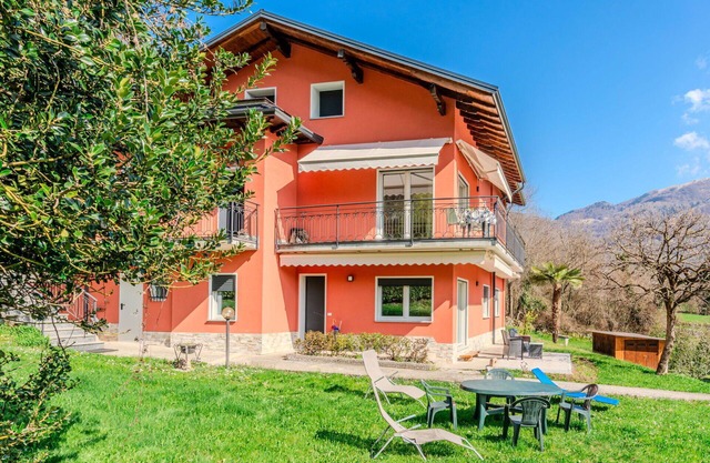 Nice apartment for 6 people with WIFI, TV and patio