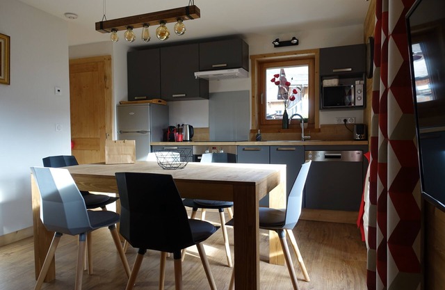 Nice apartment T3 RECENT 6/8 people in chalet village center