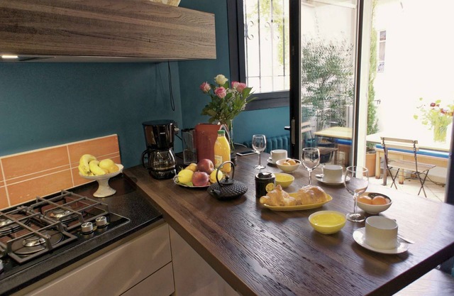 Nice center - Apartment 2 Bdrms - 2 Baths - AC - Calm and Terrace