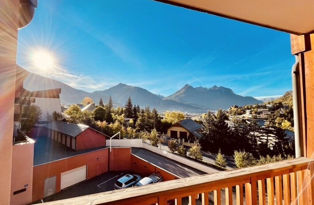 Nice Cosy Apt With Balcony In Briançon