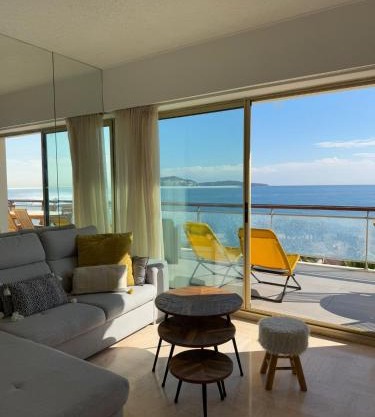 NICE, Exceptional Sea View, Top Floor, Parking
