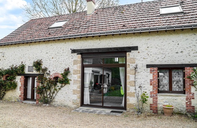 Nice home in Savigne-sous-le-Lude