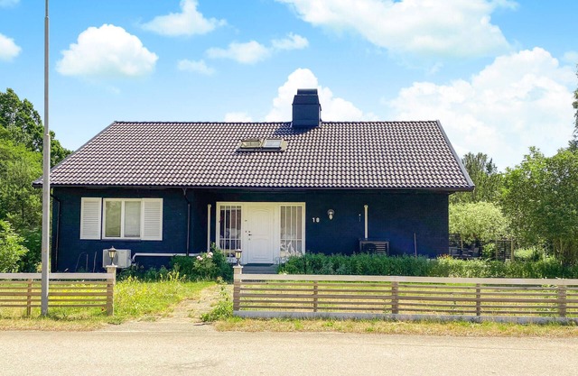 Nice home in älmeboda with WiFi