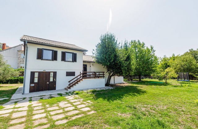 Nice home in Blato na Cetini with WiFi