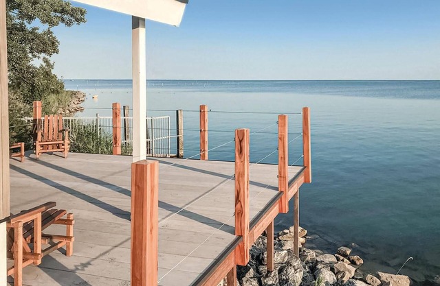 Nice home in Bovenkarspel