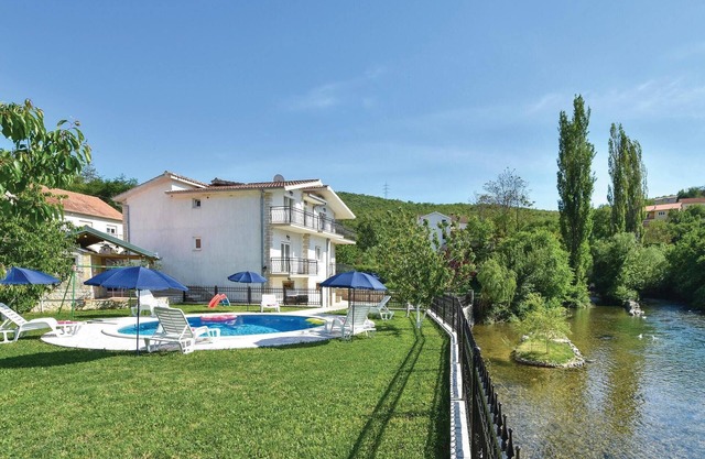 Nice home in Grab with WiFi