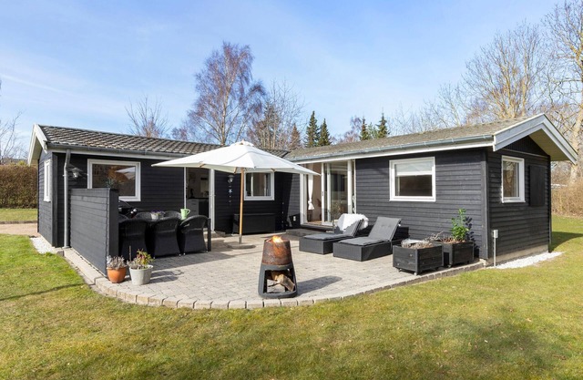 Nice home in Græsted with WiFi
