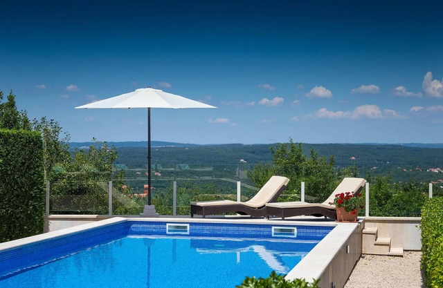 Nice home in Labin - Rabac