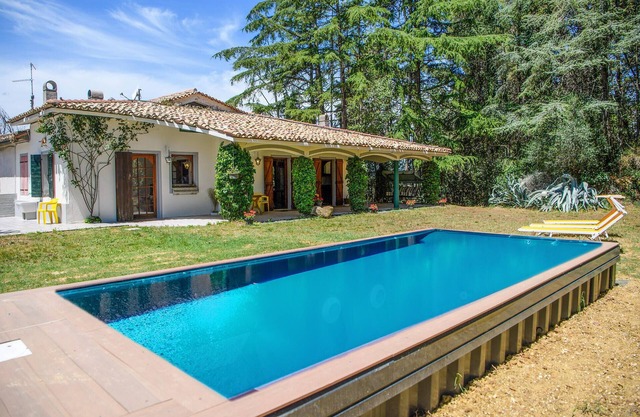 Nice home in Pesaro with WiFi